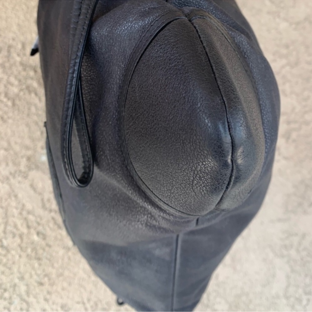 LARGE CHANEL LEATHER TOTE HOBO - Picture 12 of 13